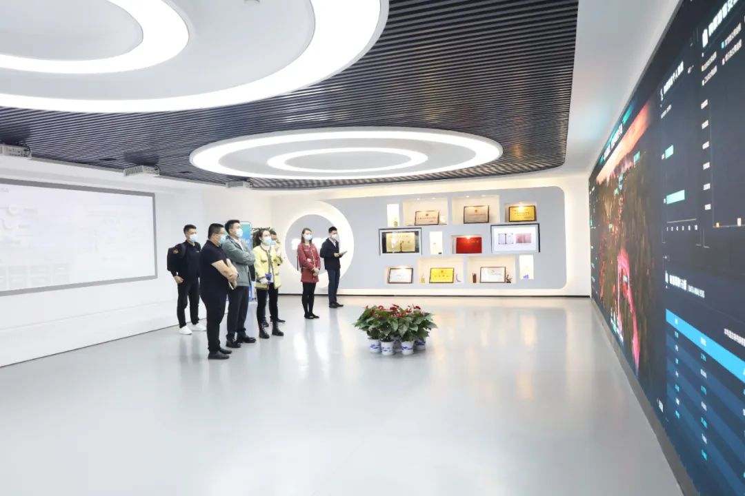 1649900937915.jpg 2.jpg